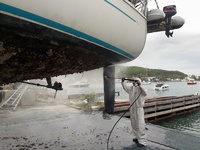 Neptune - Construction/RÉPARATION bateaux - Garage Hivernale bateaux - Moteur marin - iCar.nc